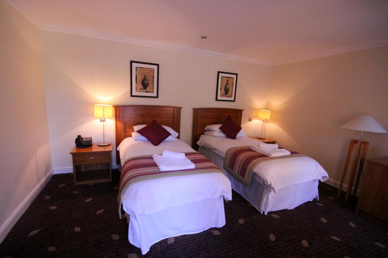 Plas Derwen Hotel Abergavenny Exterior photo